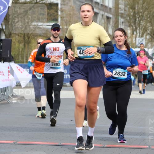 12.04.2026 - 45. Internationalen Wilhelmsburger Insellauf Strokosch-Dieckow http://msf.ph/oto/9463929 12.04.2026 13:16:08 Ziel 5675, 4616, 4880, 2832, 3803, 3801 meine-sportfotos.de