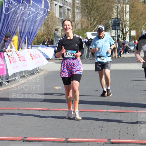 12.04.2026 - 45. Internationalen Wilhelmsburger Insellauf Strokosch-Dieckow http://msf.ph/oto/9463933 12.04.2026 11:13:35 Ziel 3714, 3703, 3092, 3155 meine-sportfotos.de