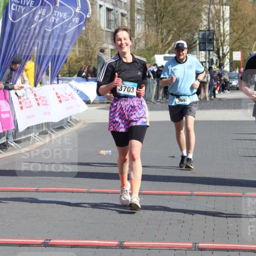 12.04.2026 - 45. Internationalen Wilhelmsburger Insellauf Strokosch-Dieckow http://msf.ph/oto/9463936 12.04.2026 11:13:35 Ziel 3714, 3703, 3092, 3155 meine-sportfotos.de