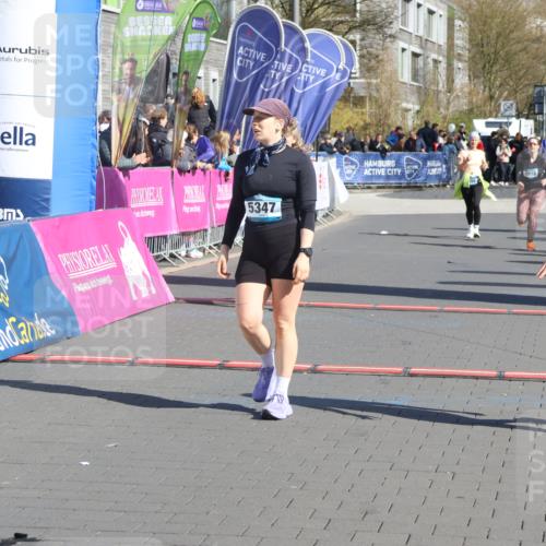12.04.2026 - 45. Internationalen Wilhelmsburger Insellauf Strokosch-Dieckow http://msf.ph/oto/9463940 12.04.2026 10:54:25 Ziel 2368, 5347, 3399, 2606 meine-sportfotos.de