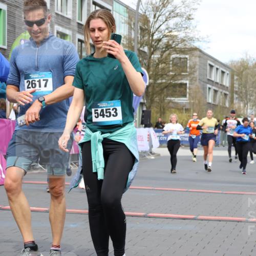12.04.2026 - 45. Internationalen Wilhelmsburger Insellauf Strokosch-Dieckow http://msf.ph/oto/9463948 12.04.2026 13:16:04 Ziel 3770, 2617, 5453, 4942, 4964, 5675, 4616, 4880 meine-sportfotos.de