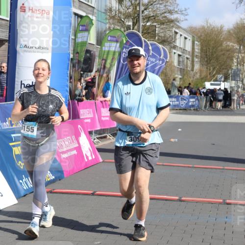 12.04.2026 - 45. Internationalen Wilhelmsburger Insellauf Strokosch-Dieckow http://msf.ph/oto/9463966 12.04.2026 11:13:40 Ziel 3703, 3092, 3155 meine-sportfotos.de