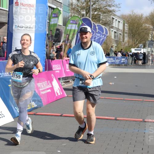 12.04.2026 - 45. Internationalen Wilhelmsburger Insellauf Strokosch-Dieckow http://msf.ph/oto/9463969 12.04.2026 11:13:40 Ziel 3703, 3092, 3155 meine-sportfotos.de