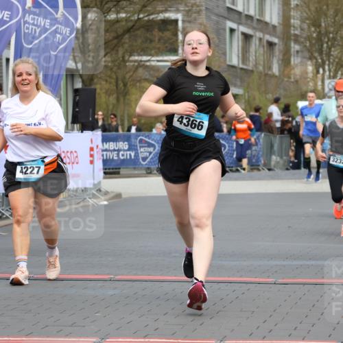 12.04.2026 - 45. Internationalen Wilhelmsburger Insellauf Strokosch-Dieckow http://msf.ph/oto/9463993 12.04.2026 13:15:51 Ziel 3882, 3767, 3765, 4366, 4227, 3232 meine-sportfotos.de