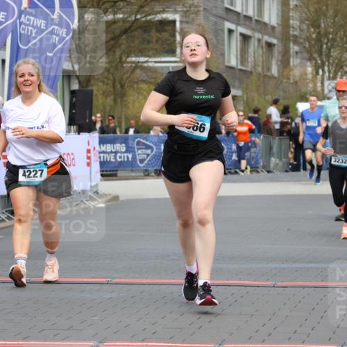 12.04.2026 - 45. Internationalen Wilhelmsburger Insellauf Strokosch-Dieckow http://msf.ph/oto/9463995 12.04.2026 13:15:51 Ziel 3882, 3767, 3765, 4366, 4227, 3232 meine-sportfotos.de