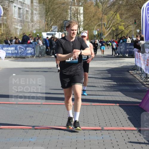 12.04.2026 - 45. Internationalen Wilhelmsburger Insellauf Strokosch-Dieckow http://msf.ph/oto/9464007 12.04.2026 10:54:37 Ziel 3724, 2399 meine-sportfotos.de
