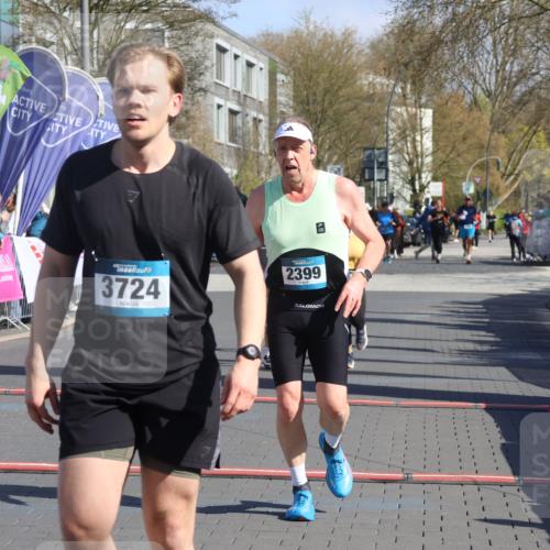 12.04.2026 - 45. Internationalen Wilhelmsburger Insellauf Strokosch-Dieckow http://msf.ph/oto/9464010 12.04.2026 10:54:40 Ziel 3724, 2399, 3580, 3596, 4131 meine-sportfotos.de