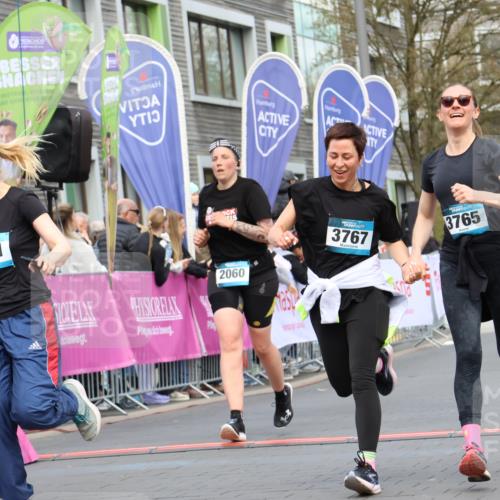 12.04.2026 - 45. Internationalen Wilhelmsburger Insellauf Strokosch-Dieckow http://msf.ph/oto/9464012 12.04.2026 13:15:47 Ziel 3881, 3882, 3767, 3765, 4366 meine-sportfotos.de