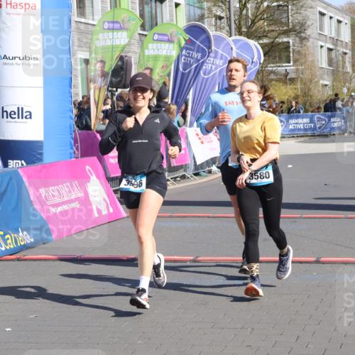 12.04.2026 - 45. Internationalen Wilhelmsburger Insellauf Strokosch-Dieckow http://msf.ph/oto/9464041 12.04.2026 10:54:44 Ziel 3580, 3596, 4131 meine-sportfotos.de