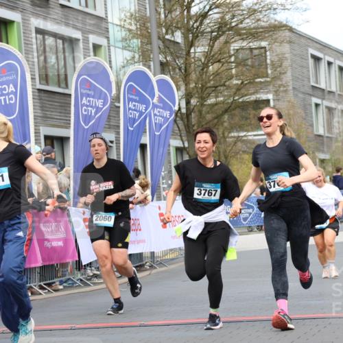 12.04.2026 - 45. Internationalen Wilhelmsburger Insellauf Strokosch-Dieckow http://msf.ph/oto/9464044 12.04.2026 13:15:47 Ziel 3881, 3882, 3767, 3765, 4366 meine-sportfotos.de