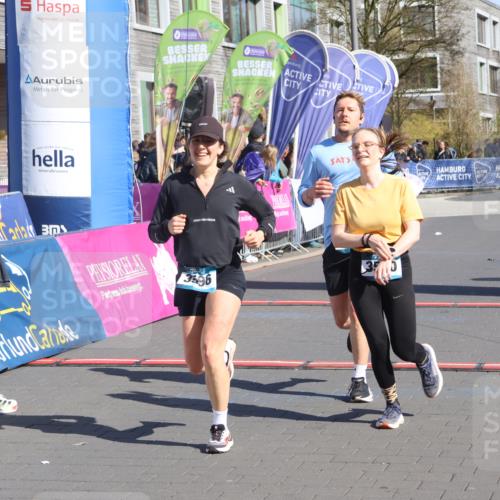 12.04.2026 - 45. Internationalen Wilhelmsburger Insellauf Strokosch-Dieckow http://msf.ph/oto/9464046 12.04.2026 10:54:44 Ziel 3580, 3596, 4131 meine-sportfotos.de