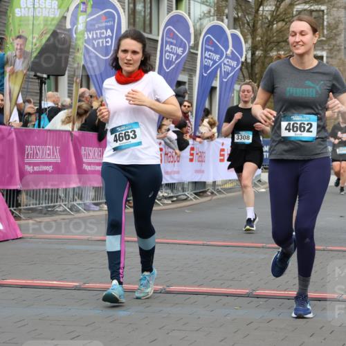 12.04.2026 - 45. Internationalen Wilhelmsburger Insellauf Strokosch-Dieckow http://msf.ph/oto/9464051 12.04.2026 13:15:41 Ziel 4662, 4663, 4559, 3308 meine-sportfotos.de
