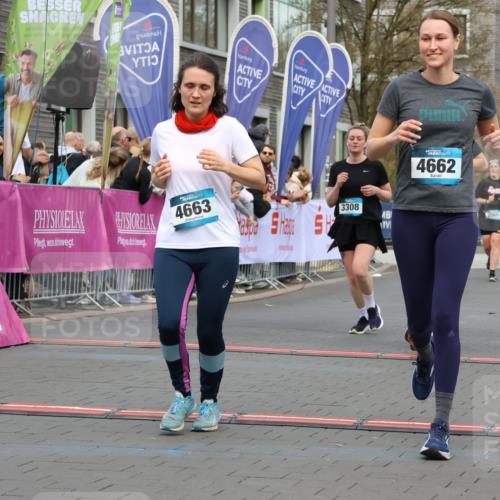12.04.2026 - 45. Internationalen Wilhelmsburger Insellauf Strokosch-Dieckow http://msf.ph/oto/9464054 12.04.2026 13:15:41 Ziel 4662, 4663, 4559, 3308 meine-sportfotos.de