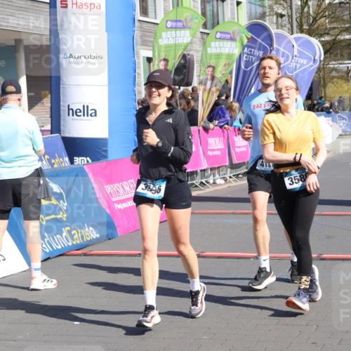 12.04.2026 - 45. Internationalen Wilhelmsburger Insellauf Strokosch-Dieckow http://msf.ph/oto/9464055 12.04.2026 10:54:44 Ziel 3580, 3596, 4131 meine-sportfotos.de