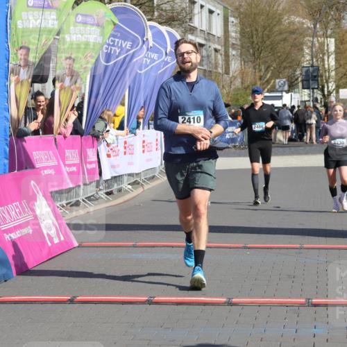12.04.2026 - 45. Internationalen Wilhelmsburger Insellauf Strokosch-Dieckow http://msf.ph/oto/9464059 12.04.2026 11:14:19 Ziel 2726, 2410, 3330 meine-sportfotos.de