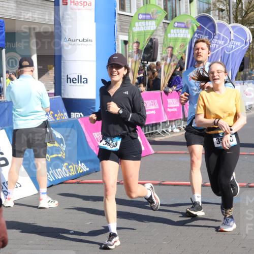12.04.2026 - 45. Internationalen Wilhelmsburger Insellauf Strokosch-Dieckow http://msf.ph/oto/9464061 12.04.2026 10:54:44 Ziel 3580, 3596, 4131 meine-sportfotos.de