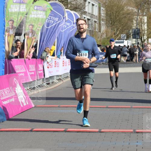 12.04.2026 - 45. Internationalen Wilhelmsburger Insellauf Strokosch-Dieckow http://msf.ph/oto/9464062 12.04.2026 11:14:19 Ziel 2726, 2410, 3330 meine-sportfotos.de
