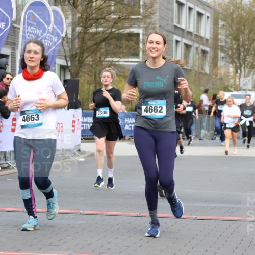 12.04.2026 - 45. Internationalen Wilhelmsburger Insellauf Strokosch-Dieckow http://msf.ph/oto/9464070 12.04.2026 13:15:40 Ziel 5755, 5029, 4662, 4663, 4559, 3308 meine-sportfotos.de