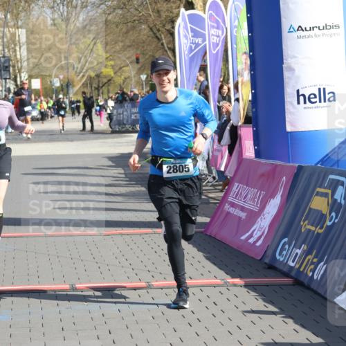 12.04.2026 - 45. Internationalen Wilhelmsburger Insellauf Strokosch-Dieckow http://msf.ph/oto/9464082 12.04.2026 11:14:23 Ziel 2410, 3330, 2486 meine-sportfotos.de