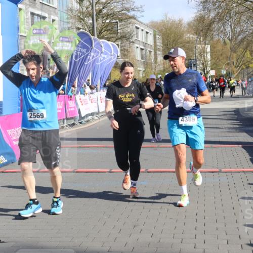 12.04.2026 - 45. Internationalen Wilhelmsburger Insellauf Strokosch-Dieckow http://msf.ph/oto/9464089 12.04.2026 10:54:55 Ziel 2569, 4389, 4390, 2701 meine-sportfotos.de
