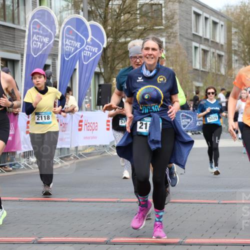 12.04.2026 - 45. Internationalen Wilhelmsburger Insellauf Strokosch-Dieckow http://msf.ph/oto/9464090 12.04.2026 13:15:33 Ziel 2110, 4695, 2815, 2785, 2043, 2118, 5755, 5029 meine-sportfotos.de