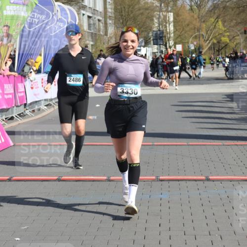 12.04.2026 - 45. Internationalen Wilhelmsburger Insellauf Strokosch-Dieckow http://msf.ph/oto/9464098 12.04.2026 11:14:24 Ziel 3330, 2486 meine-sportfotos.de