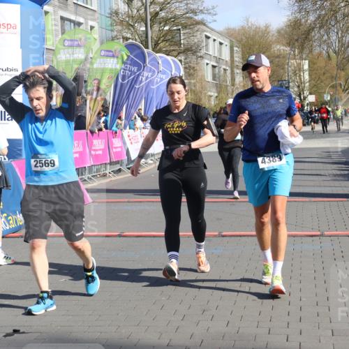 12.04.2026 - 45. Internationalen Wilhelmsburger Insellauf Strokosch-Dieckow http://msf.ph/oto/9464099 12.04.2026 10:54:55 Ziel 2569, 4389, 4390, 2701 meine-sportfotos.de
