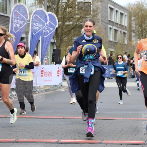 12.04.2026 - 45. Internationalen Wilhelmsburger Insellauf Strokosch-Dieckow http://msf.ph/oto/9464100 12.04.2026 13:15:33 Ziel 2110, 4695, 2815, 2785, 2043, 2118, 5755, 5029 meine-sportfotos.de