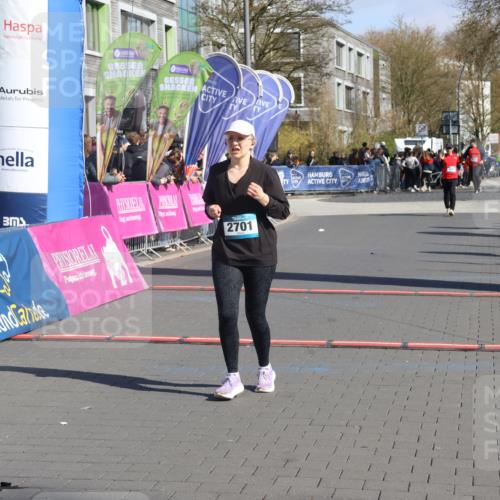 12.04.2026 - 45. Internationalen Wilhelmsburger Insellauf Strokosch-Dieckow http://msf.ph/oto/9464107 12.04.2026 10:54:58 Ziel 2569, 4389, 4390, 2701 meine-sportfotos.de