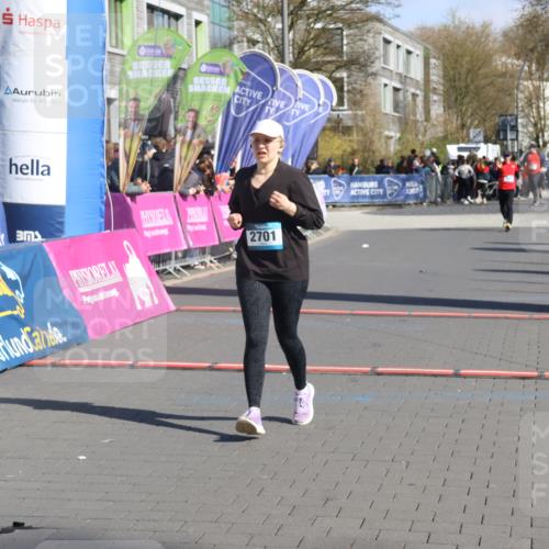 12.04.2026 - 45. Internationalen Wilhelmsburger Insellauf Strokosch-Dieckow http://msf.ph/oto/9464109 12.04.2026 10:54:58 Ziel 2569, 4389, 4390, 2701 meine-sportfotos.de