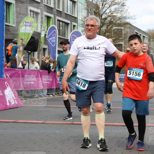 12.04.2026 - 45. Internationalen Wilhelmsburger Insellauf Strokosch-Dieckow http://msf.ph/oto/9464134 12.04.2026 13:15:21 Ziel 4111, 3306, 3328, 2772, 5348, 4837, 4838, 4669 meine-sportfotos.de