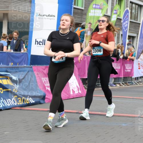 12.04.2026 - 45. Internationalen Wilhelmsburger Insellauf Strokosch-Dieckow http://msf.ph/oto/9464143 12.04.2026 13:15:19 Ziel 5156, 4111, 3306, 3328, 2772, 5348, 4837, 4838, 4669 meine-sportfotos.de