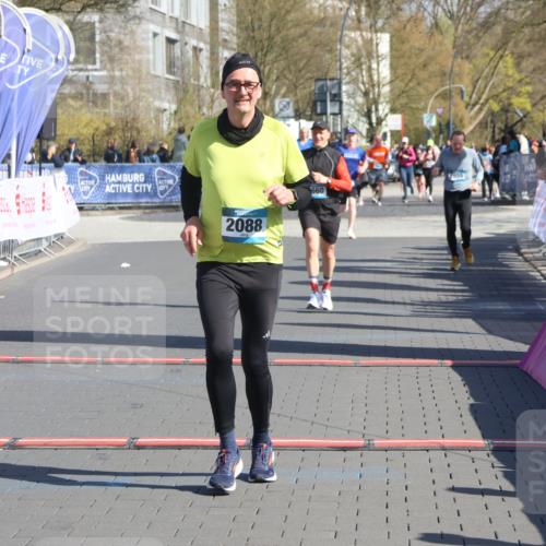 12.04.2026 - 45. Internationalen Wilhelmsburger Insellauf Strokosch-Dieckow http://msf.ph/oto/9464155 12.04.2026 10:55:17 Ziel 2088, 5660, 5317 meine-sportfotos.de