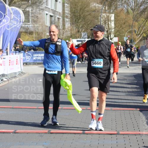 12.04.2026 - 45. Internationalen Wilhelmsburger Insellauf Strokosch-Dieckow http://msf.ph/oto/9464170 12.04.2026 10:55:21 Ziel 5660, 5317, 2821, 2855 meine-sportfotos.de