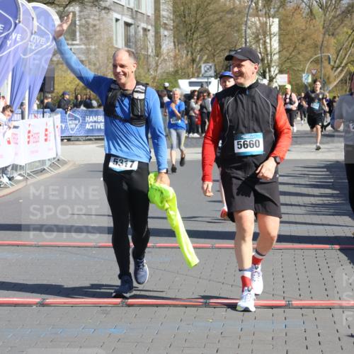 12.04.2026 - 45. Internationalen Wilhelmsburger Insellauf Strokosch-Dieckow http://msf.ph/oto/9464179 12.04.2026 10:55:22 Ziel 5660, 5317, 2821, 2855 meine-sportfotos.de