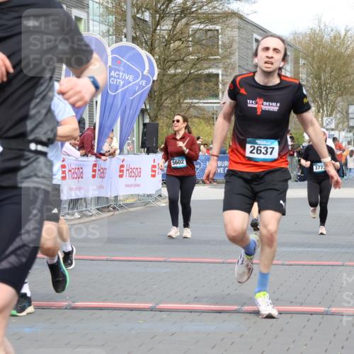 12.04.2026 - 45. Internationalen Wilhelmsburger Insellauf Strokosch-Dieckow http://msf.ph/oto/9464193 12.04.2026 13:15:08 Ziel 2430, 5813, 4747, 3773, 5602, 4960 meine-sportfotos.de