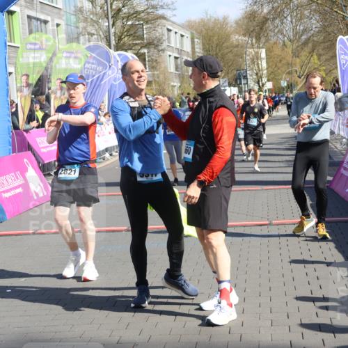 12.04.2026 - 45. Internationalen Wilhelmsburger Insellauf Strokosch-Dieckow http://msf.ph/oto/9464194 12.04.2026 10:55:26 Ziel 2821, 2855, 4585, 2324, 4636, 5006 meine-sportfotos.de