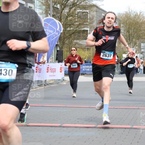 12.04.2026 - 45. Internationalen Wilhelmsburger Insellauf Strokosch-Dieckow http://msf.ph/oto/9464199 12.04.2026 13:15:07 Ziel 2430, 5813, 4747, 3773, 5602, 4960 meine-sportfotos.de
