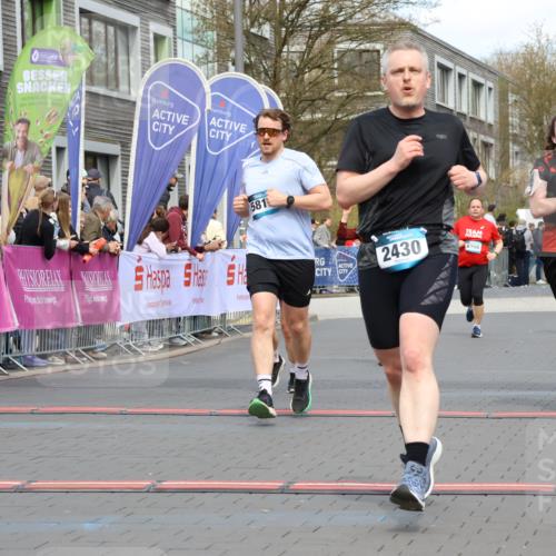 12.04.2026 - 45. Internationalen Wilhelmsburger Insellauf Strokosch-Dieckow http://msf.ph/oto/9464209 12.04.2026 13:15:06 Ziel 4852, 2430, 5813, 4747, 3773, 5602 meine-sportfotos.de