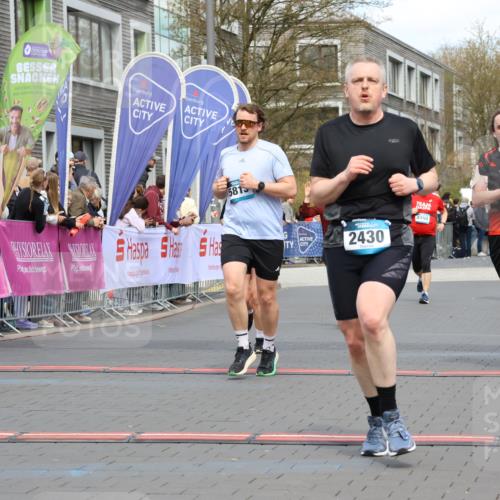 12.04.2026 - 45. Internationalen Wilhelmsburger Insellauf Strokosch-Dieckow http://msf.ph/oto/9464211 12.04.2026 13:15:06 Ziel 4852, 2430, 5813, 4747, 3773, 5602 meine-sportfotos.de