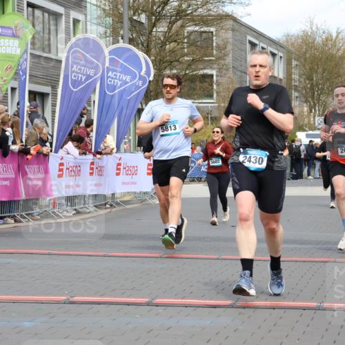 12.04.2026 - 45. Internationalen Wilhelmsburger Insellauf Strokosch-Dieckow http://msf.ph/oto/9464223 12.04.2026 13:15:05 Ziel 5142, 4852, 2430, 5813, 4747 meine-sportfotos.de