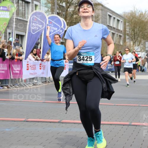 12.04.2026 - 45. Internationalen Wilhelmsburger Insellauf Strokosch-Dieckow http://msf.ph/oto/9464225 12.04.2026 13:15:02 Ziel 4421, 5242, 3425, 5142, 4852, 2430, 5813 meine-sportfotos.de