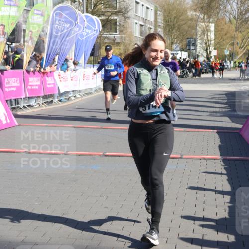 12.04.2026 - 45. Internationalen Wilhelmsburger Insellauf Strokosch-Dieckow http://msf.ph/oto/9464233 12.04.2026 10:55:43 Ziel 5747, 5773, 5835, 5268, 4500 meine-sportfotos.de