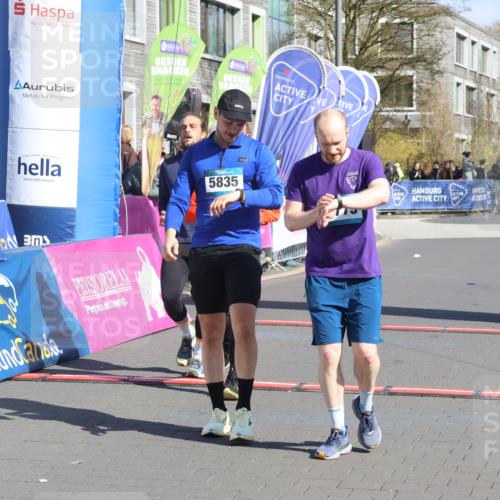 12.04.2026 - 45. Internationalen Wilhelmsburger Insellauf Strokosch-Dieckow http://msf.ph/oto/9464243 12.04.2026 10:55:47 Ziel 5773, 5835, 5268, 4500 meine-sportfotos.de