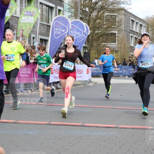 12.04.2026 - 45. Internationalen Wilhelmsburger Insellauf Strokosch-Dieckow http://msf.ph/oto/9464251 12.04.2026 13:15:00 Ziel 3469, 2107, 4421, 5242, 3425, 5142, 4852 meine-sportfotos.de