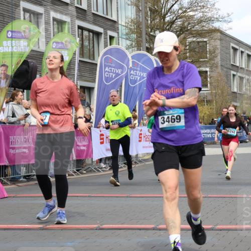 12.04.2026 - 45. Internationalen Wilhelmsburger Insellauf Strokosch-Dieckow http://msf.ph/oto/9464256 12.04.2026 13:14:58 Ziel 3443, 3469, 2107, 4421, 5242, 3425, 5142, 4852 meine-sportfotos.de