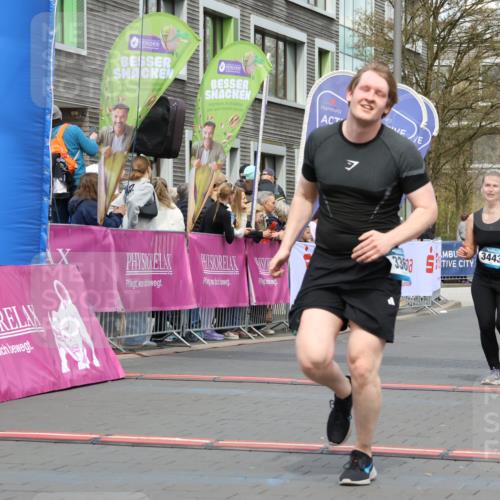 12.04.2026 - 45. Internationalen Wilhelmsburger Insellauf Strokosch-Dieckow http://msf.ph/oto/9464270 12.04.2026 13:14:54 Ziel 3360, 3443, 3469, 2107 meine-sportfotos.de