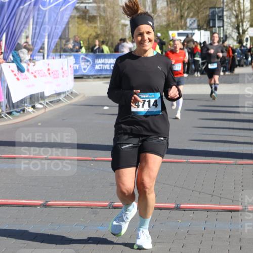 12.04.2026 - 45. Internationalen Wilhelmsburger Insellauf Strokosch-Dieckow http://msf.ph/oto/9464274 12.04.2026 10:56:00 Ziel 4714 meine-sportfotos.de