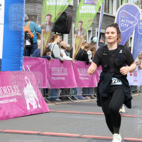 12.04.2026 - 45. Internationalen Wilhelmsburger Insellauf Strokosch-Dieckow http://msf.ph/oto/9464280 12.04.2026 13:14:49 Ziel 4228, 4573, 3360 meine-sportfotos.de