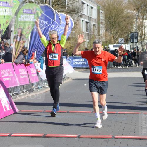 12.04.2026 - 45. Internationalen Wilhelmsburger Insellauf Strokosch-Dieckow http://msf.ph/oto/9464281 12.04.2026 10:56:05 Ziel 3175, 4298, 5557 meine-sportfotos.de